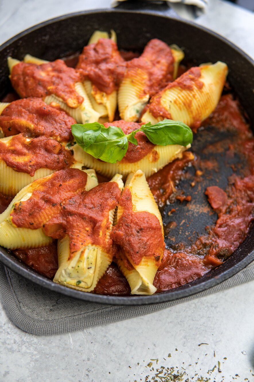 Vegan Stuffed Shells with Ricotta Cheese & Spinach